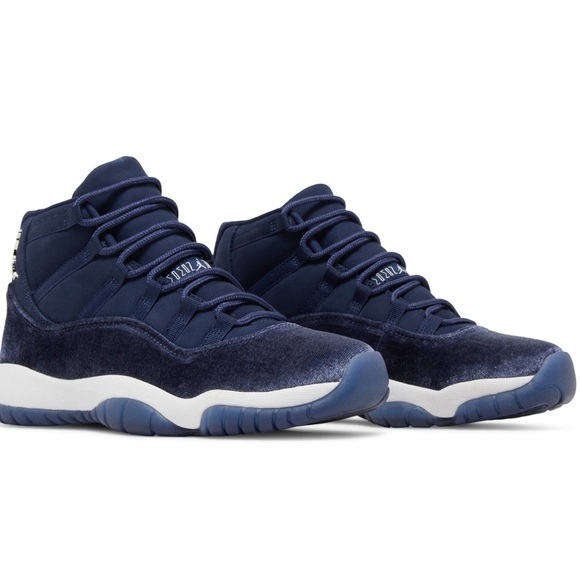 Wmns Air Jordan 11 Retro 'Navy Velvet' - Picture 6 of 11